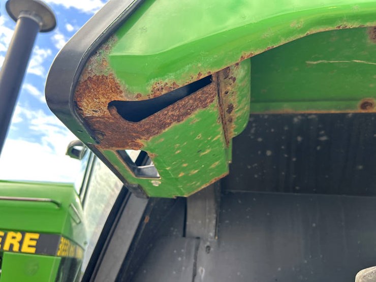 1990-john-deere-4455-image-32