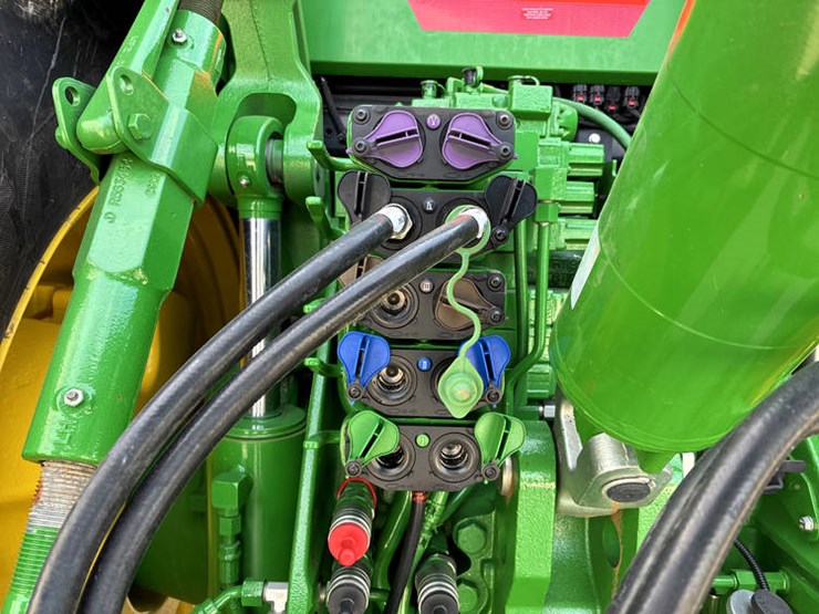 2022-john-deere-8r-310-image-32