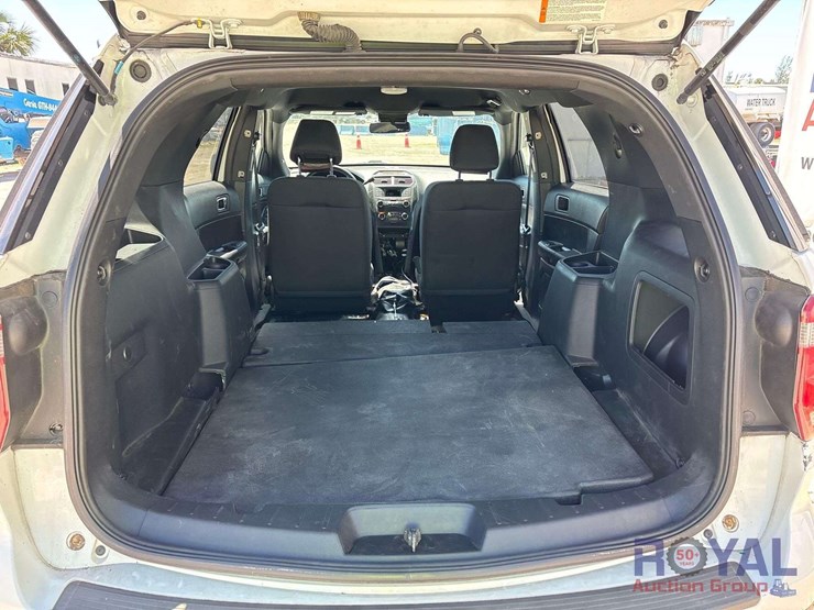 2019-ford-explorer-image-22