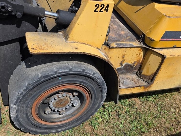 2005-caterpillar-dp40kl-image-26