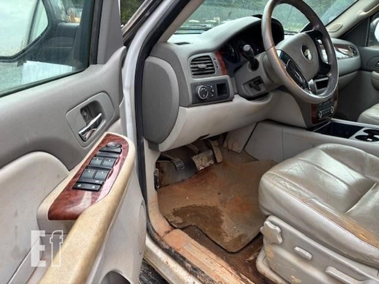 2008-chevrolet-avalanche-1500-image-12