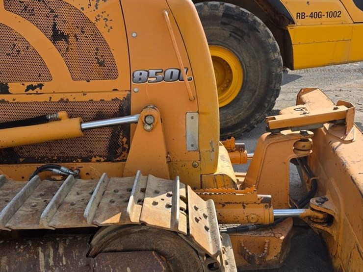 2012-case-850l-xlt-image-40