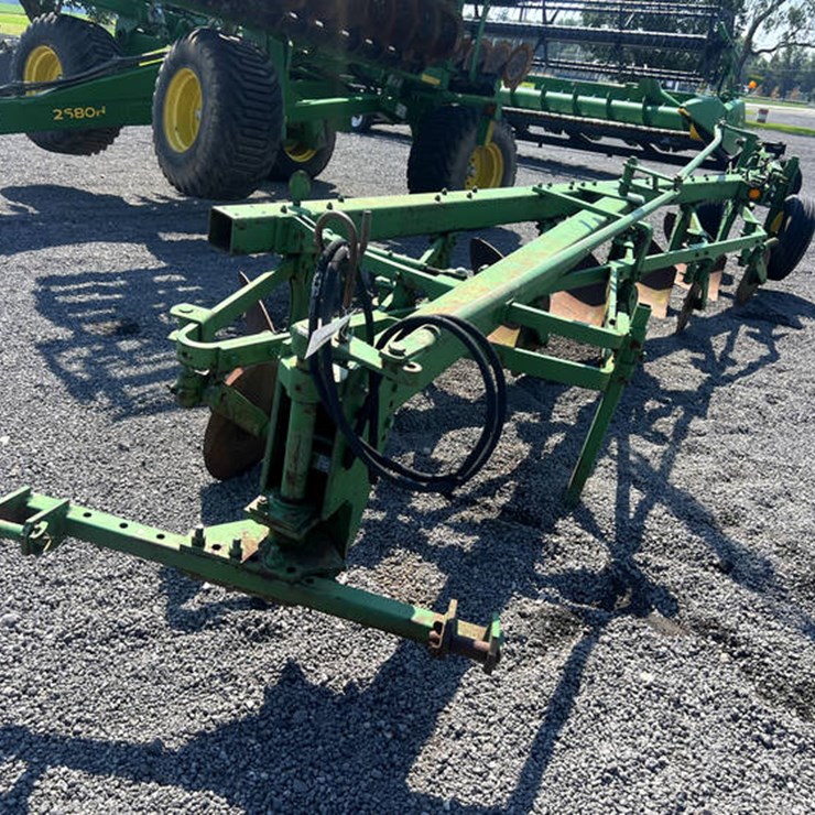 JOHN DEERE 1350