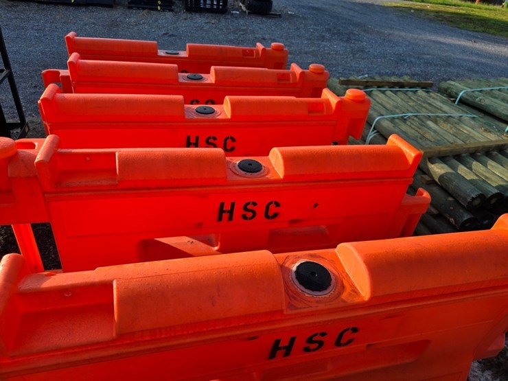 5-6'-orange-plastic-barriers-image-5