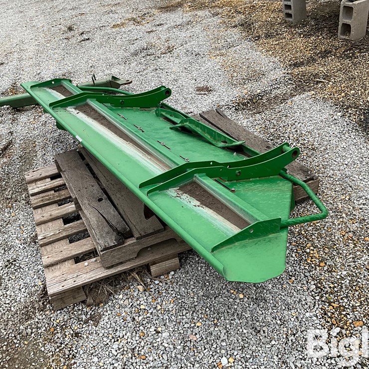 JOHN DEERE S670
