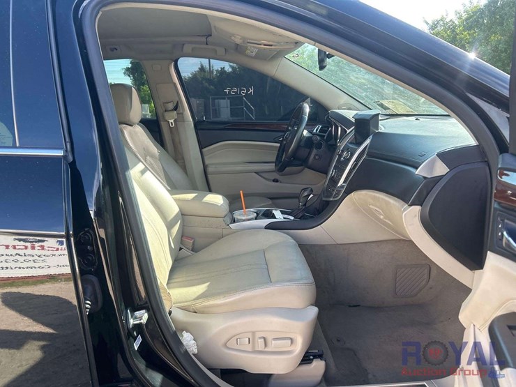 2012-cadillac-srx-image-27