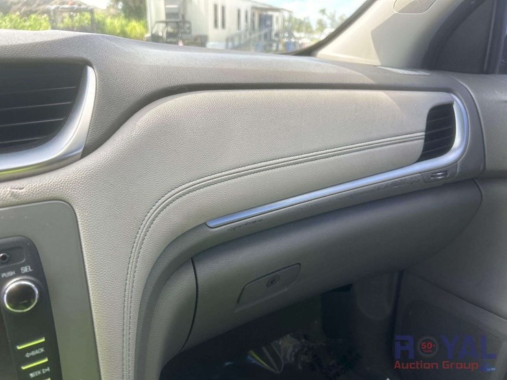 2013-chevrolet-traverse-ls-image-18