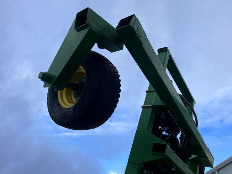 2017-john-deere-1990-image-28