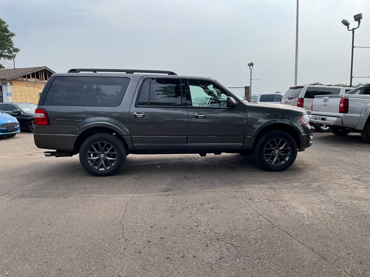 2017-ford-expedition-limited-image-6