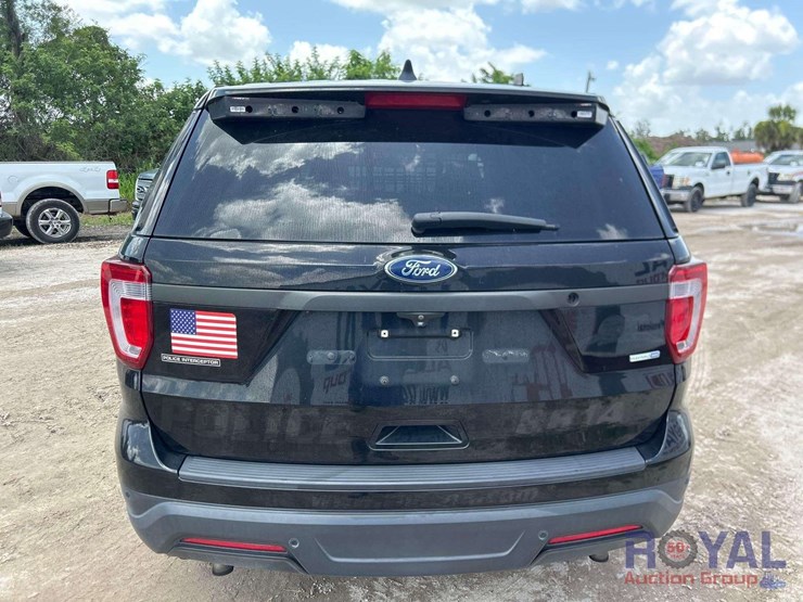 2018-ford-explorer-image-19