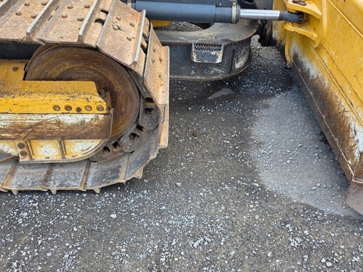 2014-deere-700k-lgp-image-39