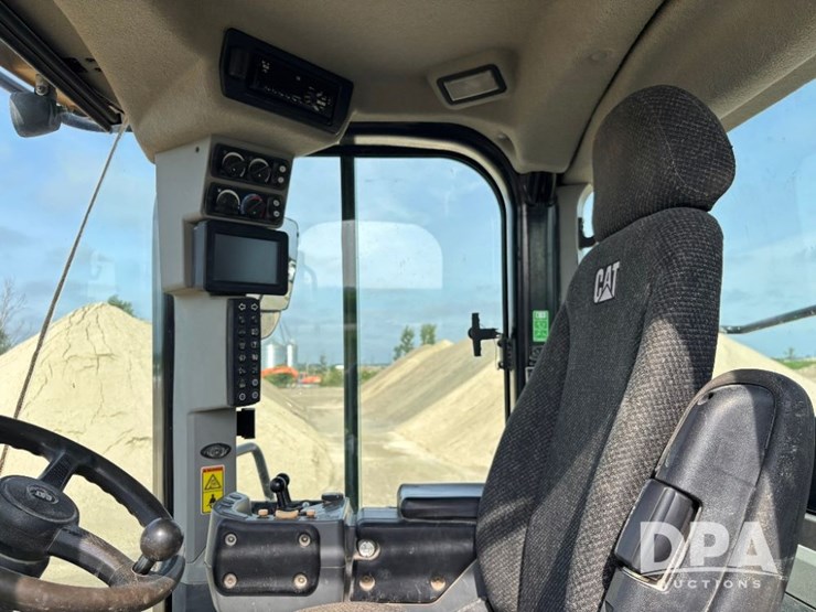 2014-caterpillar-950m-image-67