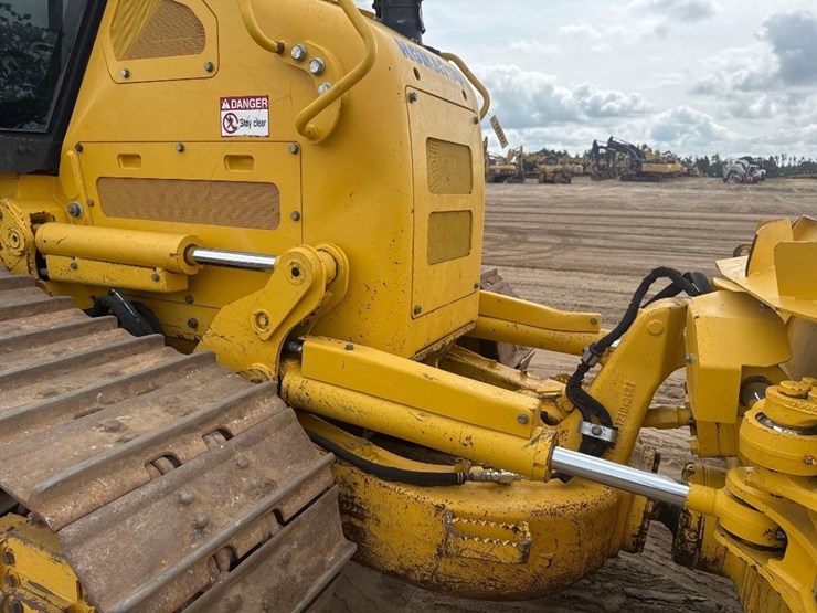2021-komatsu-d51ex-24-image-21
