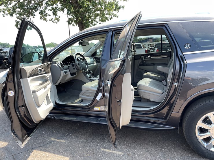2013-buick-enclave-image-53