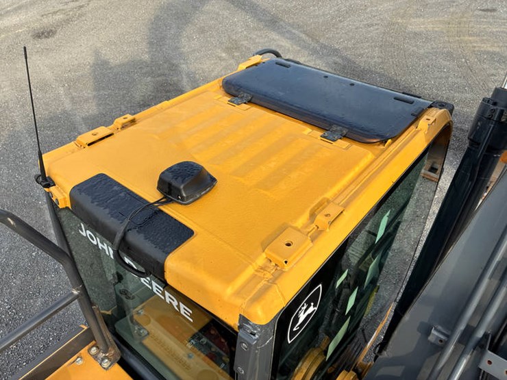 2021-john-deere-250-image-75