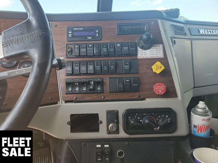 2014-western-star-4900-image-9