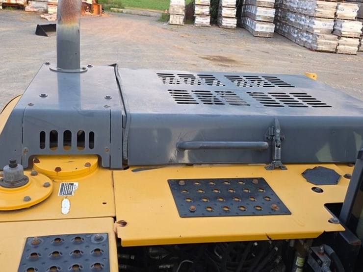 2013-deere-160g-lc-image-60