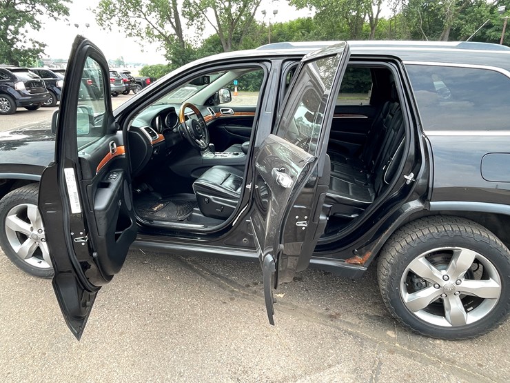 2013-jeep-grand-cherokee-image-47