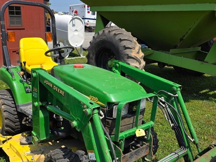 john-deere-2210-image-7