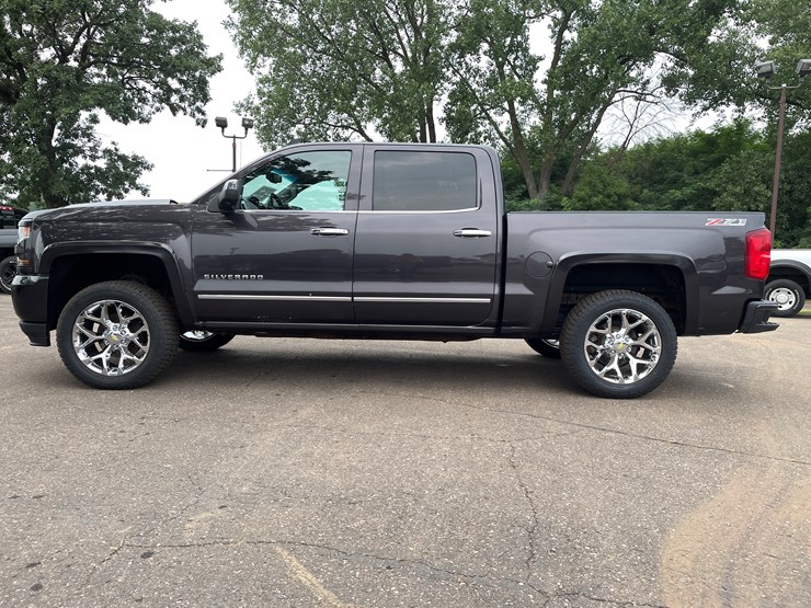 2016-chevrolet-silverado-image-2