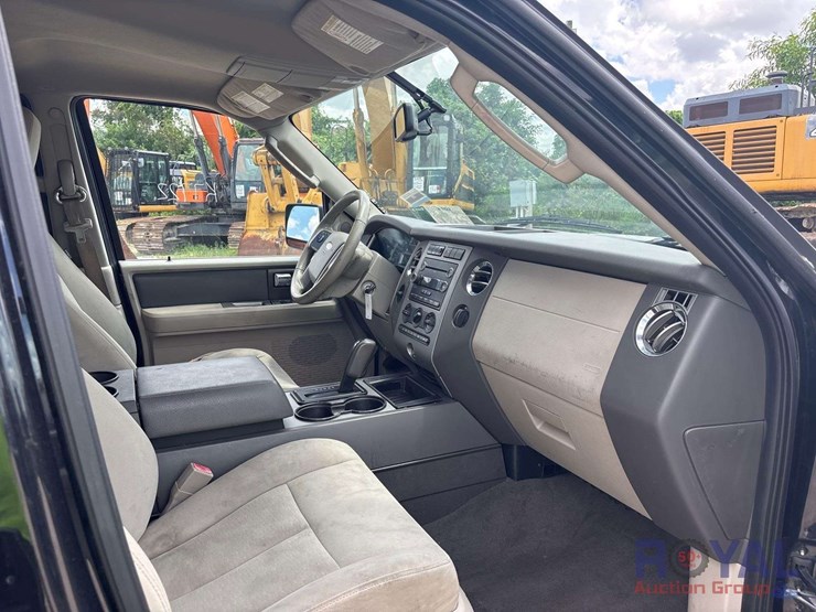 2010-ford-expedition-image-23