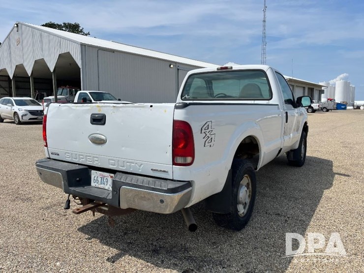2005-ford-f250-xl-image-11