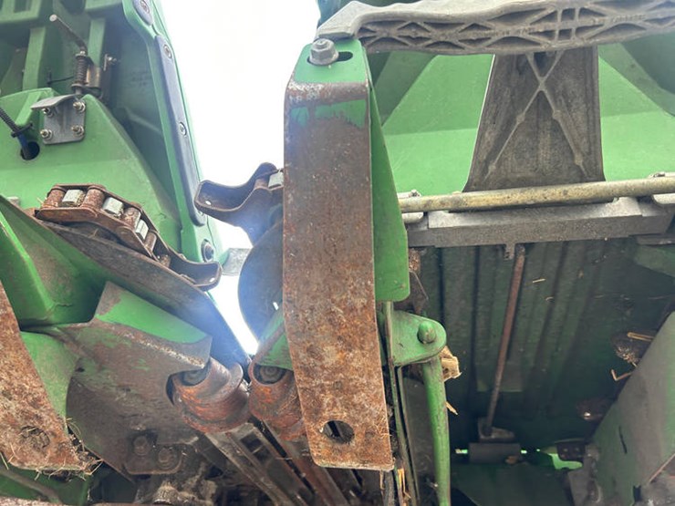 2011-john-deere-608c-image-37
