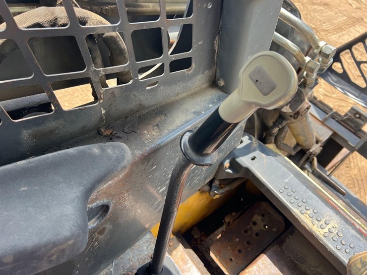 new-holland-l180-image-20