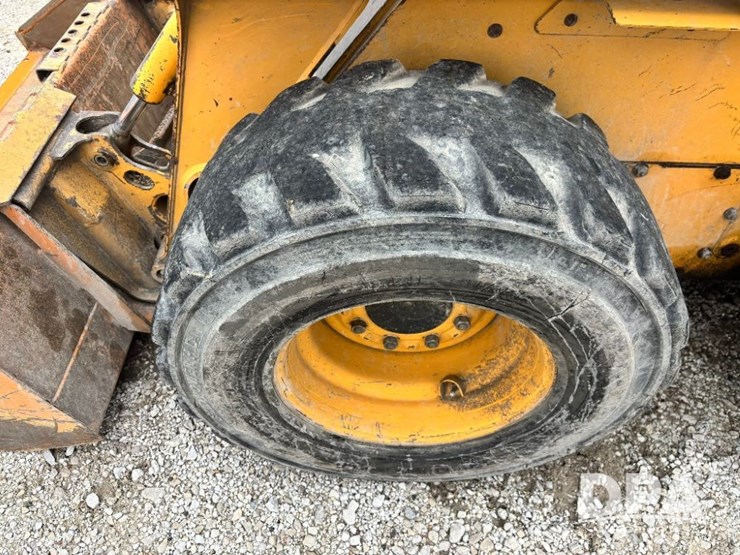 john-deere-250-image-28