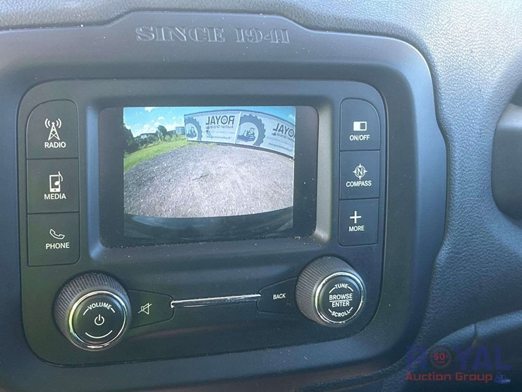 2015-jeep-renegade-image-16