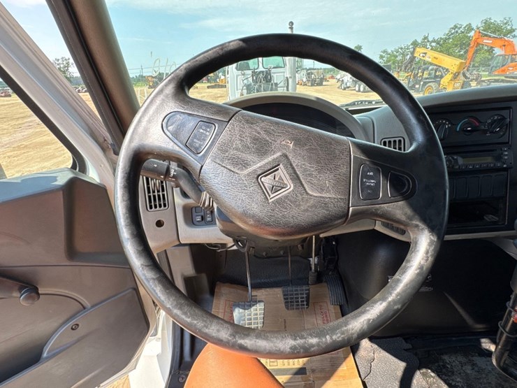 2010-international-durastar-4400-image-30