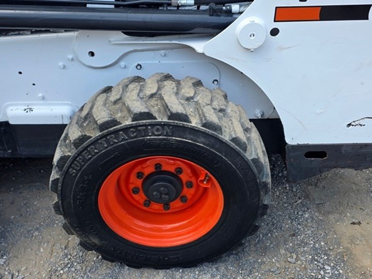 2011-bobcat-s630-image-23