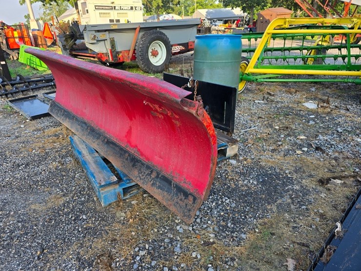 8'-skidloader-snow-blade-image-1