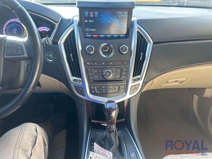 2012-cadillac-srx-image-11