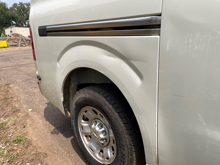 2013-nissan-nv2500-image-41
