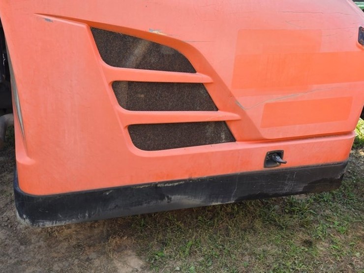 2013-jlg-g9-43a-image-11