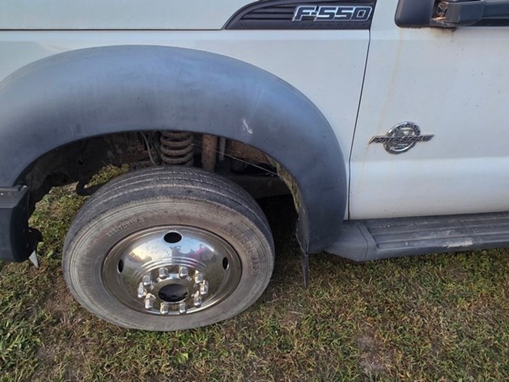 2010-ford-f550-image-35