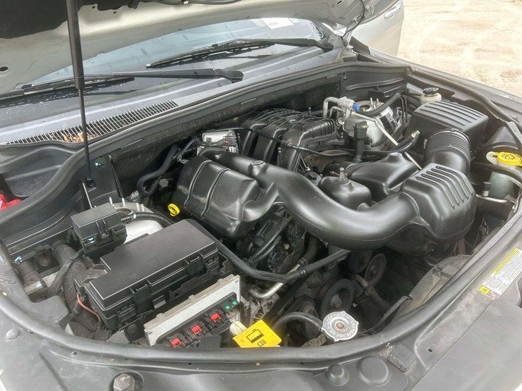 2011-jeep-grand-cherokee-laredo-image-9