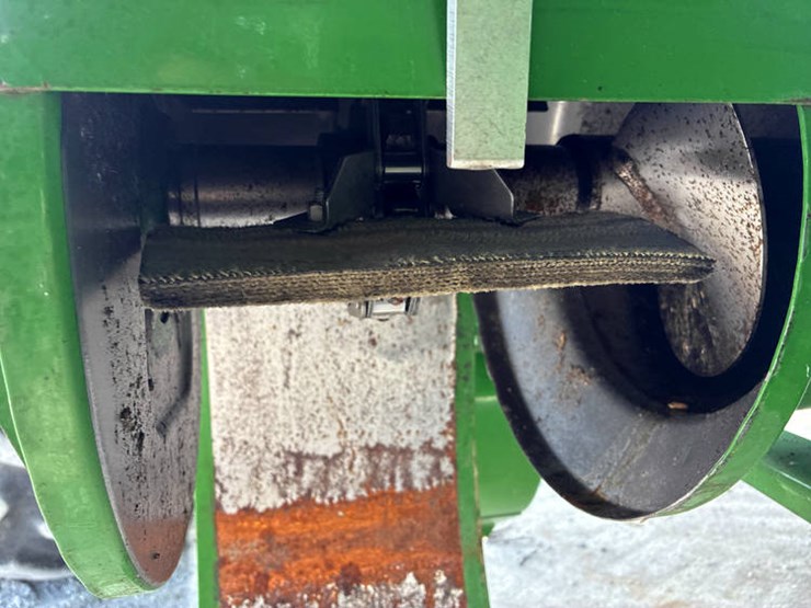 2013-john-deere-s670-image-82