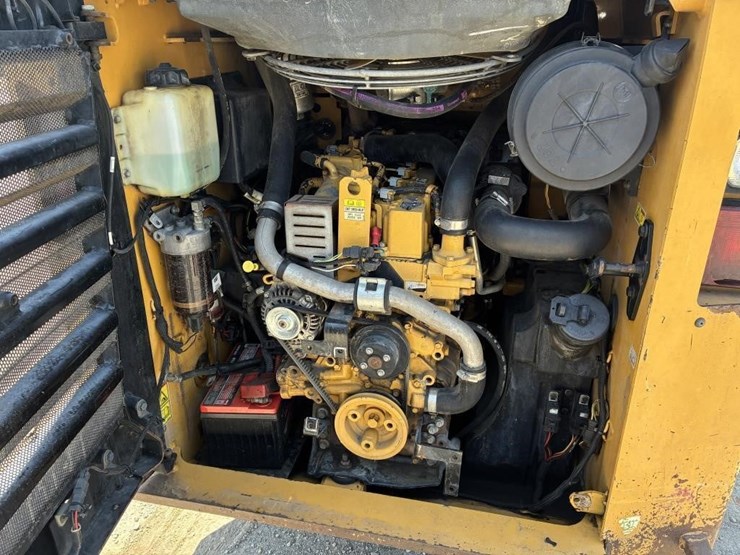 2013-caterpillar-262d-image-9