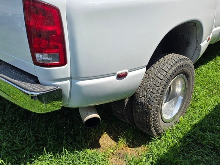 2006-dodge-ram-3500-image-23