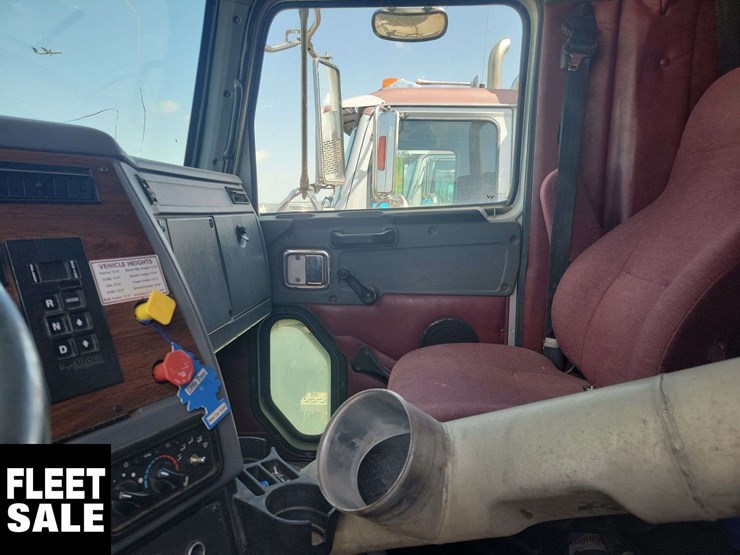 2012-western-star-4900-image-10