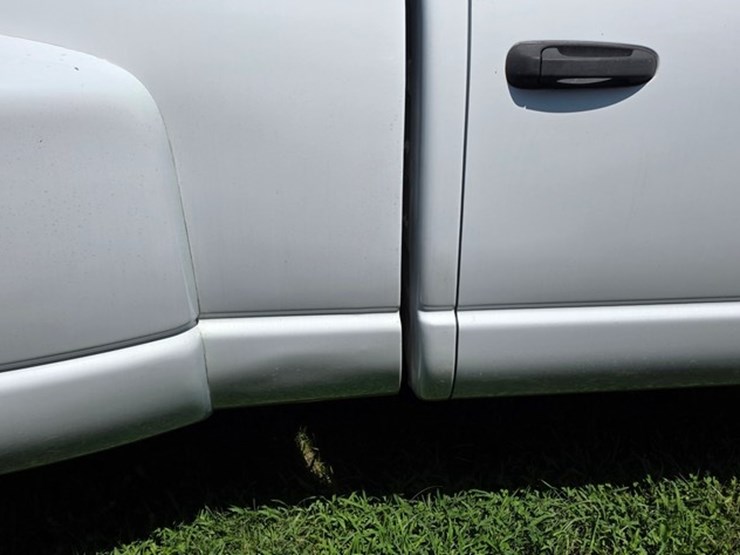 2006-dodge-ram-3500-image-29