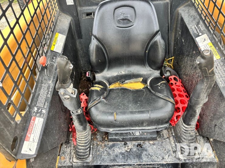 john-deere-250-image-25