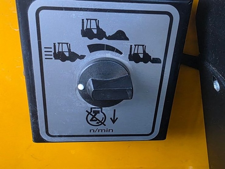 2021-jcb-1cxt-image-59