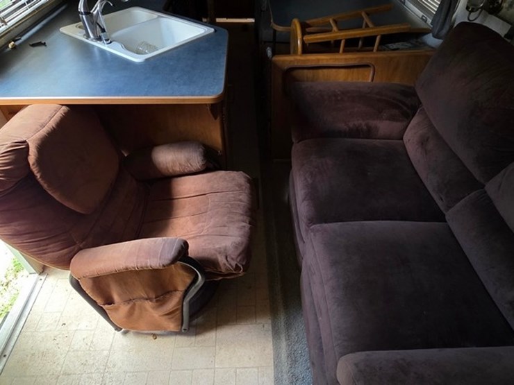 2003-fleetwood-2-axle-camper-(title)-image-35