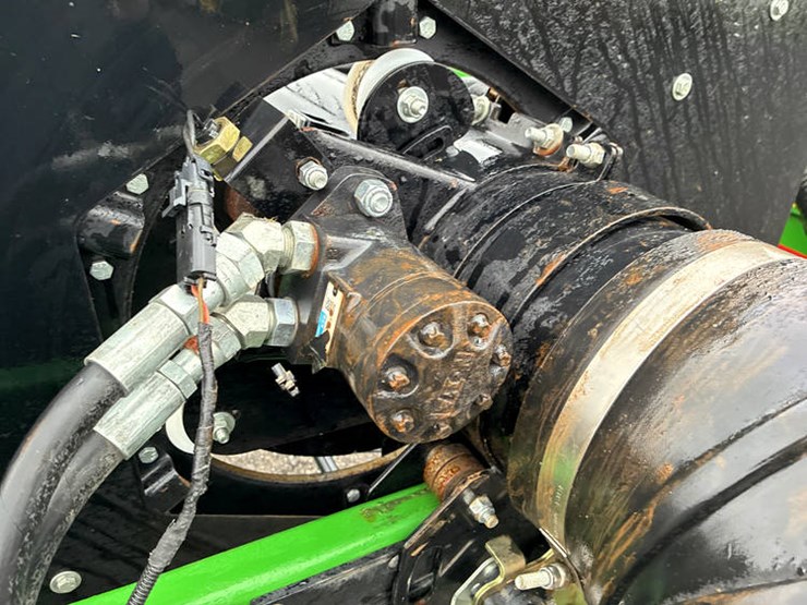 2013-john-deere-635f-image-27