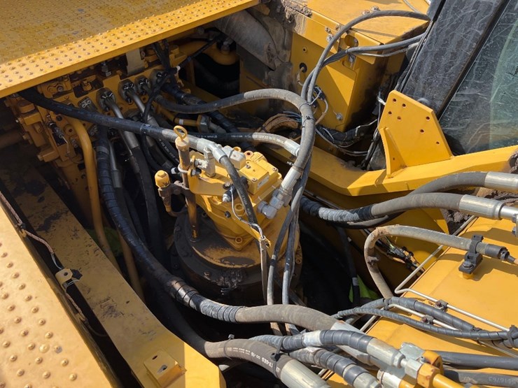 caterpillar-336-image-31
