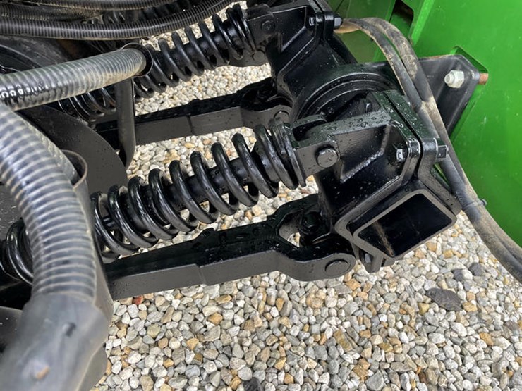 2017-john-deere-1990-image-37