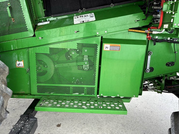 2014-john-deere-s680-image-55